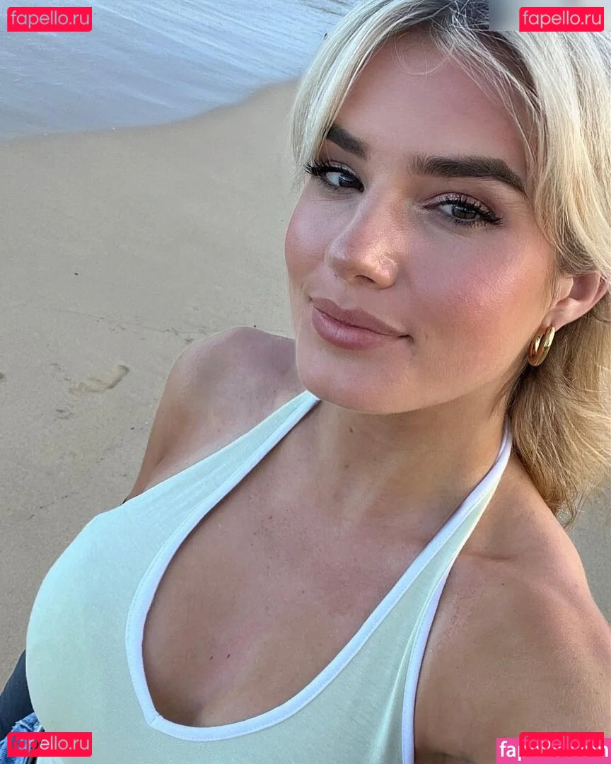 Laura Block Onlyfans Photo Gallery 