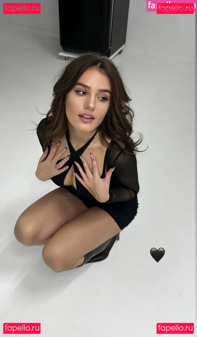 Laura Block Onlyfans Photo Gallery 