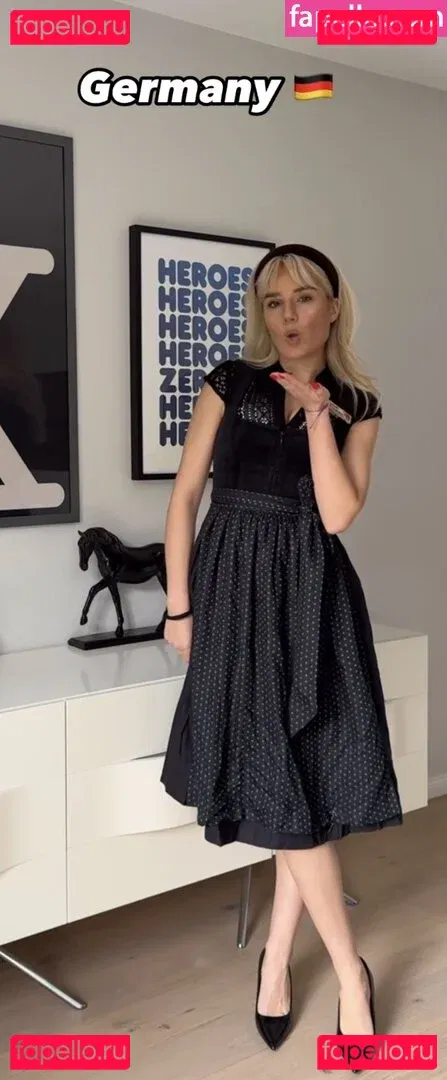 Laura Block Onlyfans Photo Gallery 