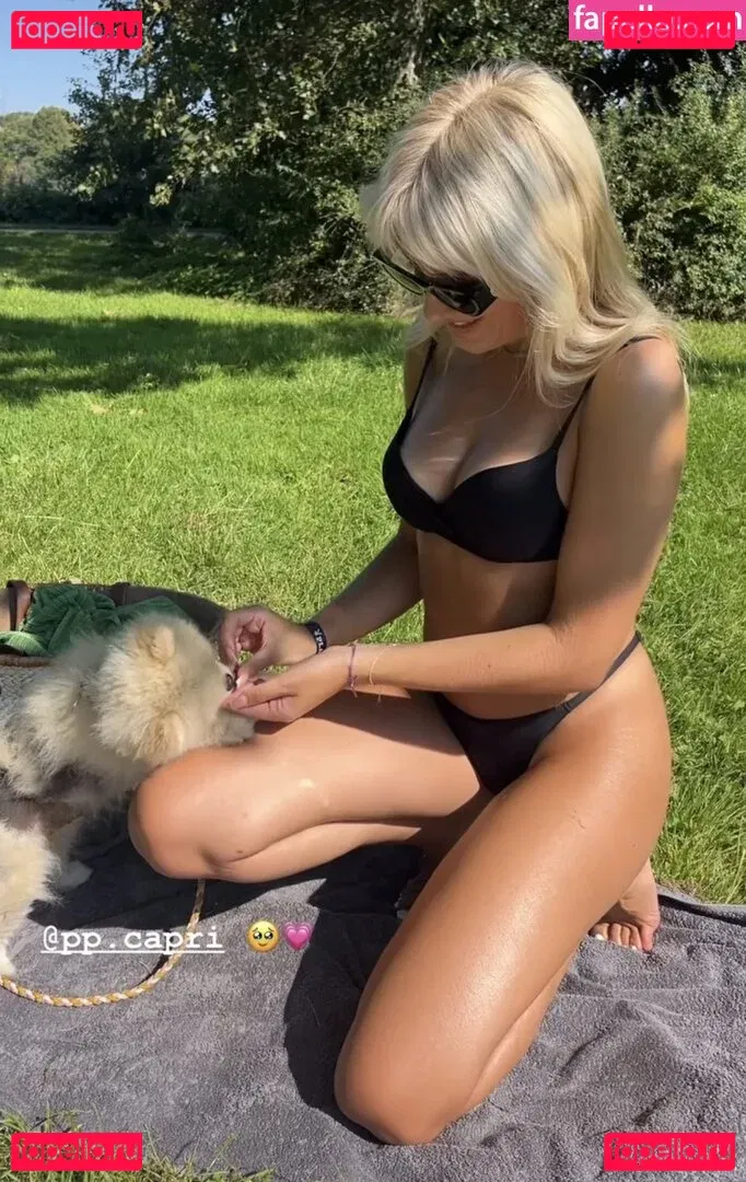 Laura Block Onlyfans Photo Gallery 