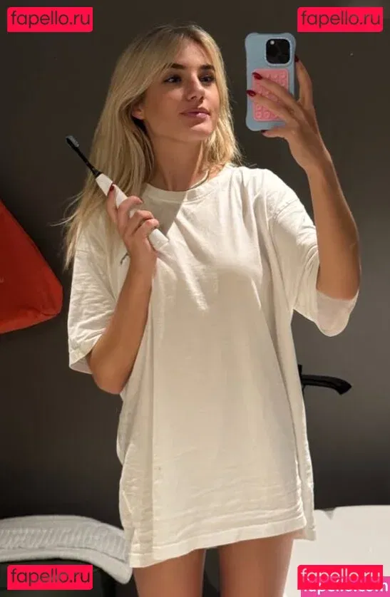 Laura Block Onlyfans Photo Gallery 