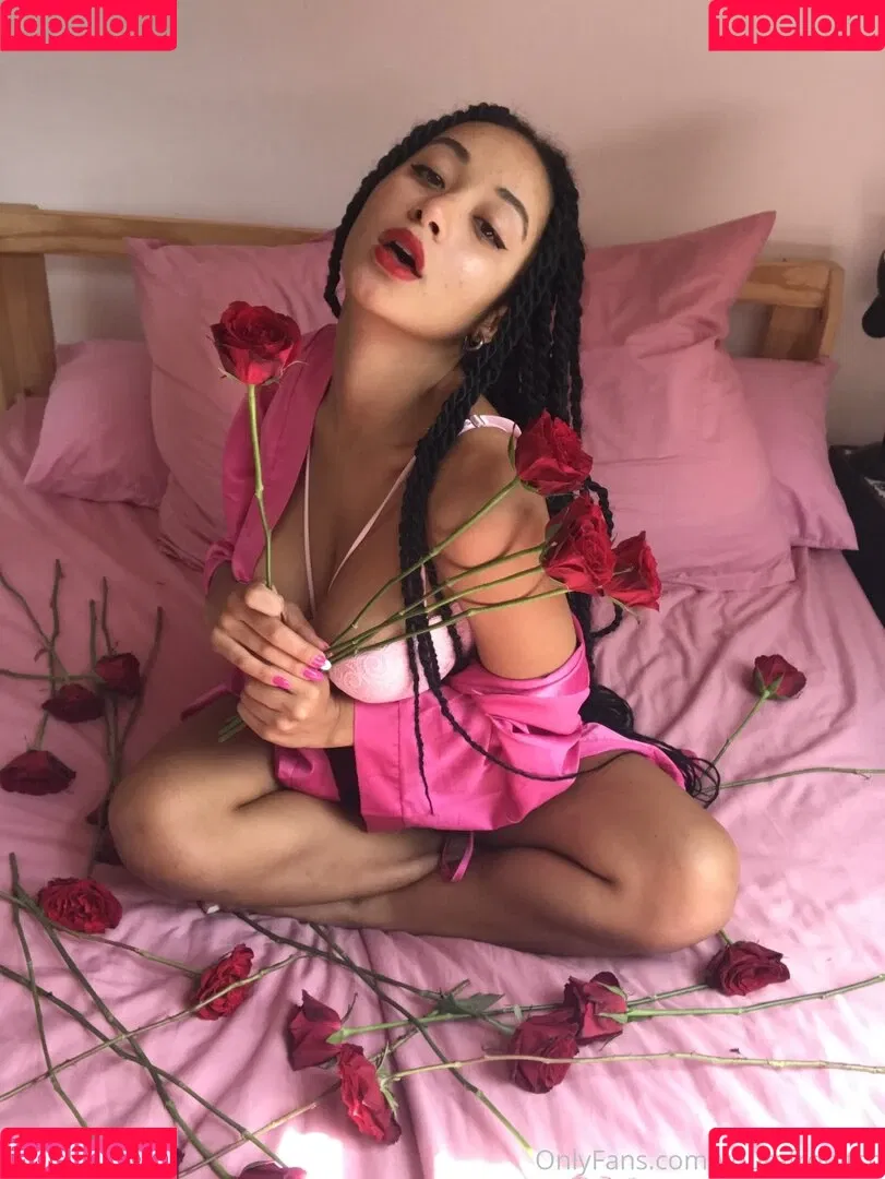 YourAfroBitch Onlyfans Photo Gallery 