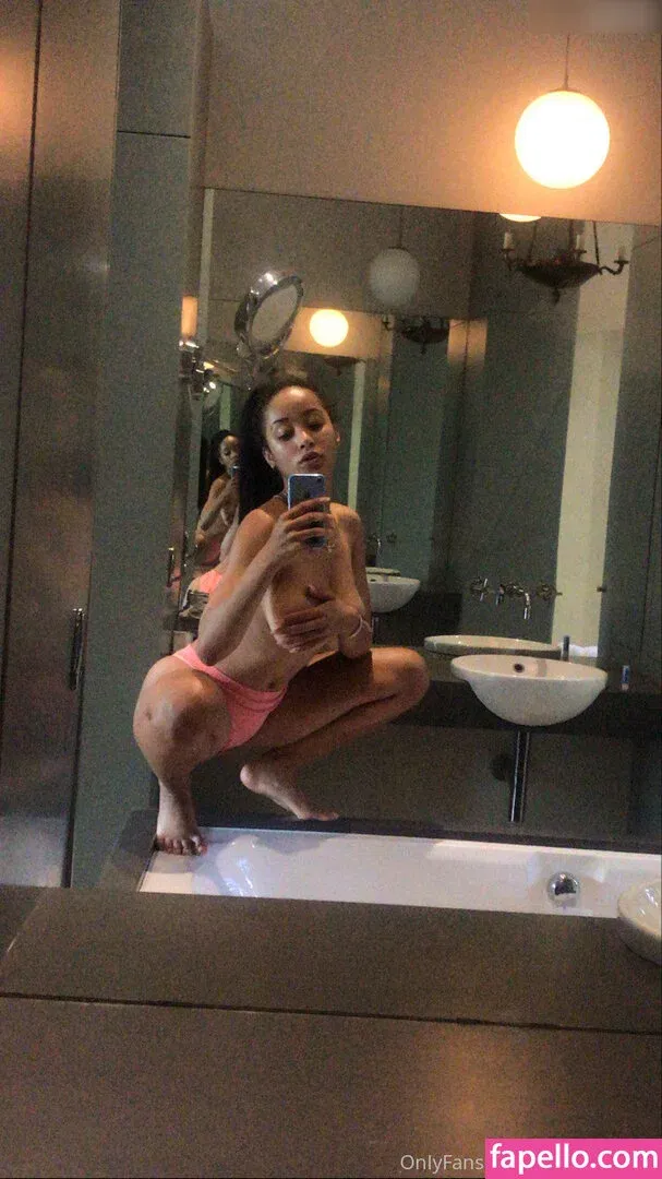 YourAfroBitch Onlyfans Photo Gallery 