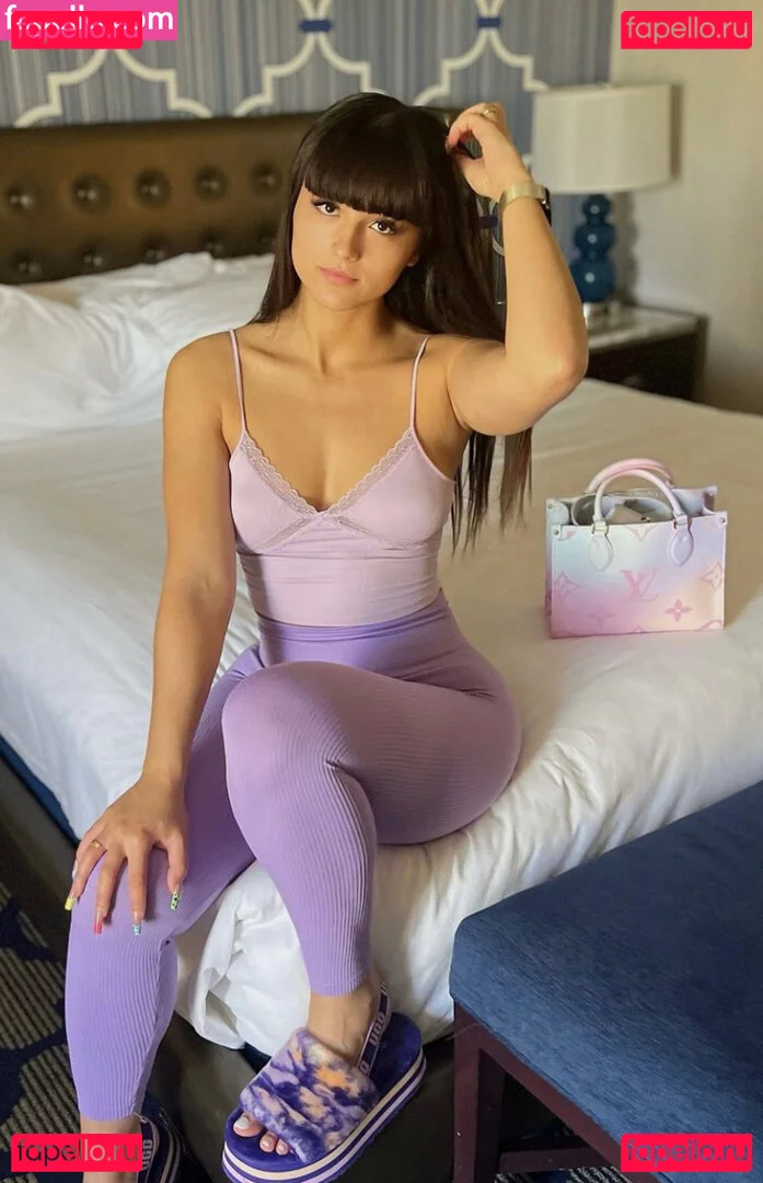 Lenna Vivas Onlyfans Photo Gallery 