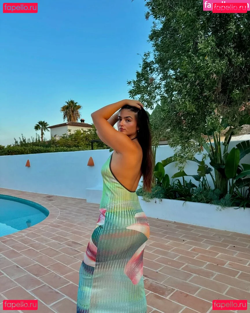 Lenna Vivas Onlyfans Photo Gallery 