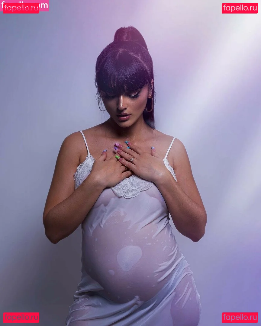 Lenna Vivas Onlyfans Photo Gallery 