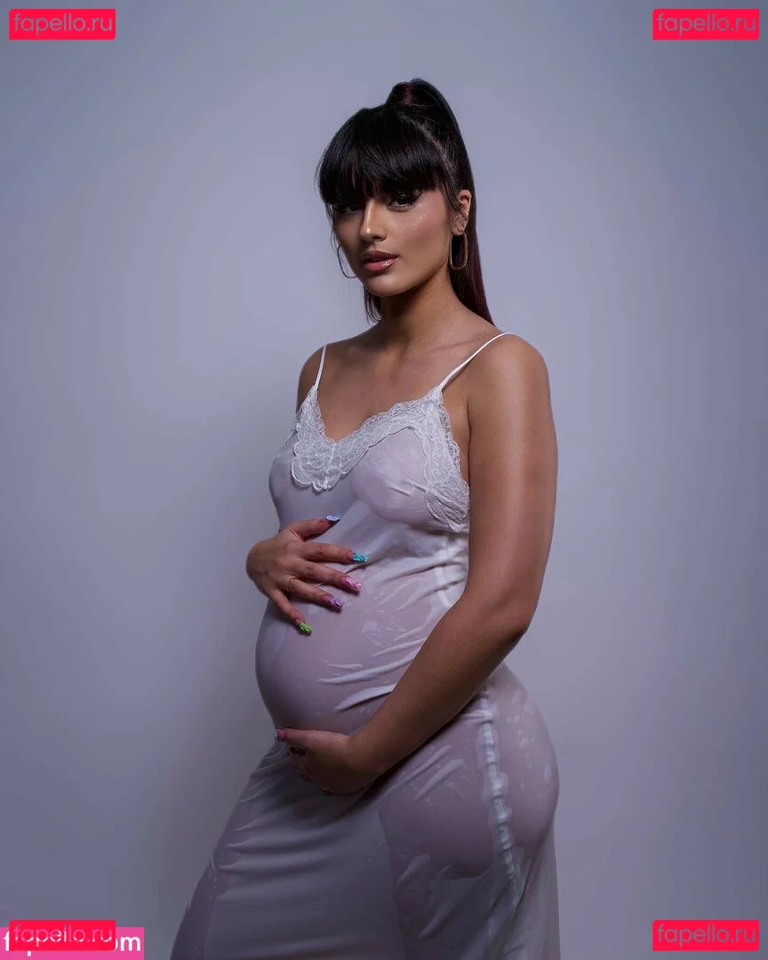 Lenna Vivas Onlyfans Photo Gallery 