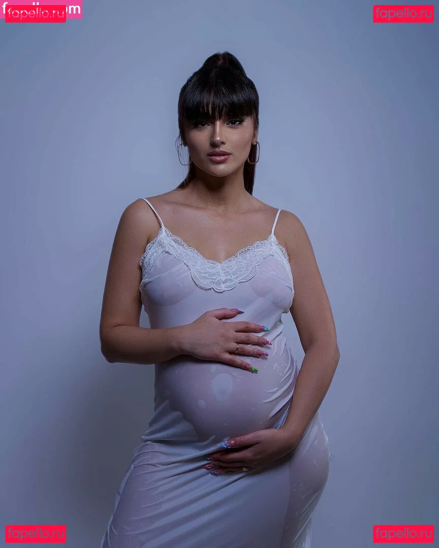 Lenna Vivas Onlyfans Photo Gallery 