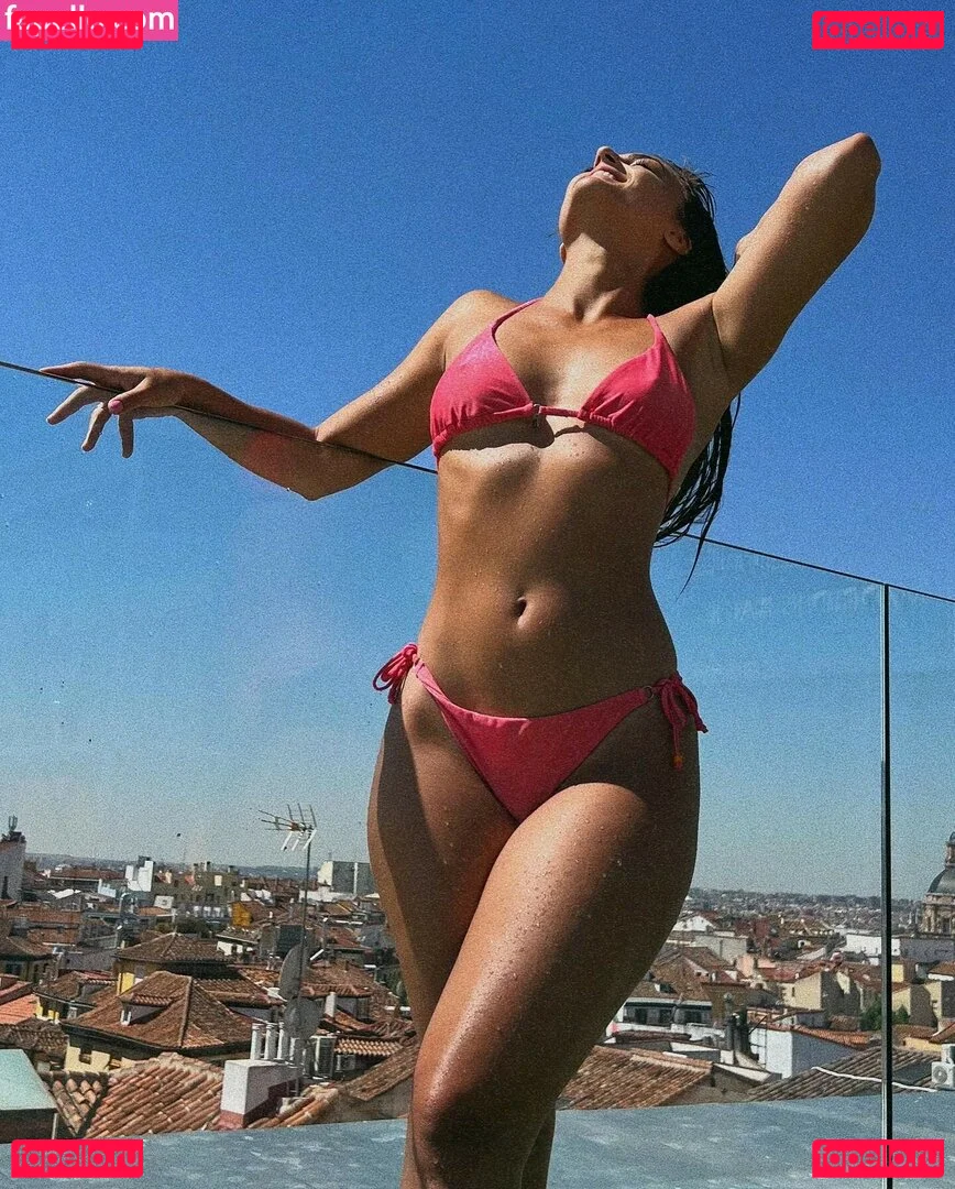 Lenna Vivas Onlyfans Photo Gallery 