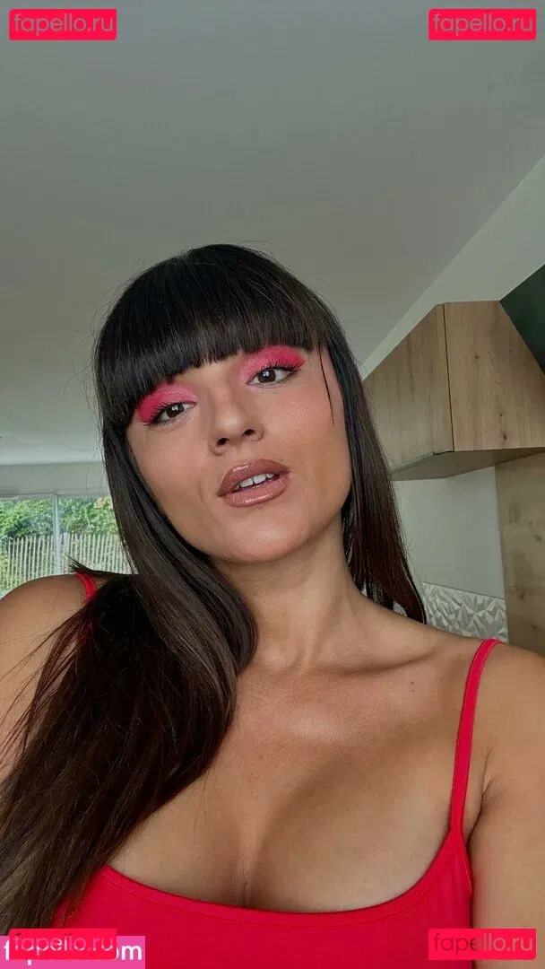 Lenna Vivas Onlyfans Photo Gallery 