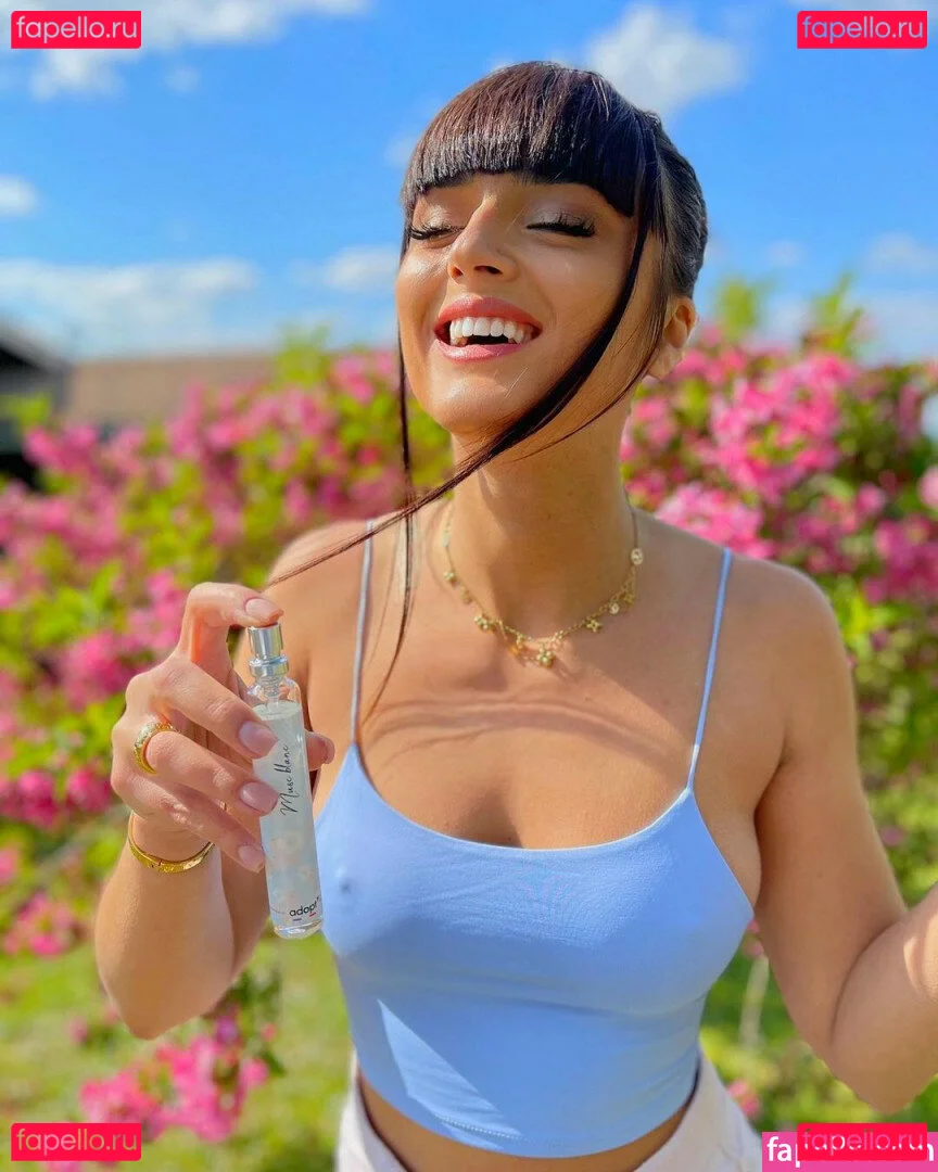 Lenna Vivas Onlyfans Photo Gallery 