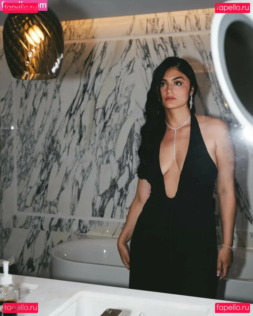 Lenna Vivas Onlyfans Photo Gallery 