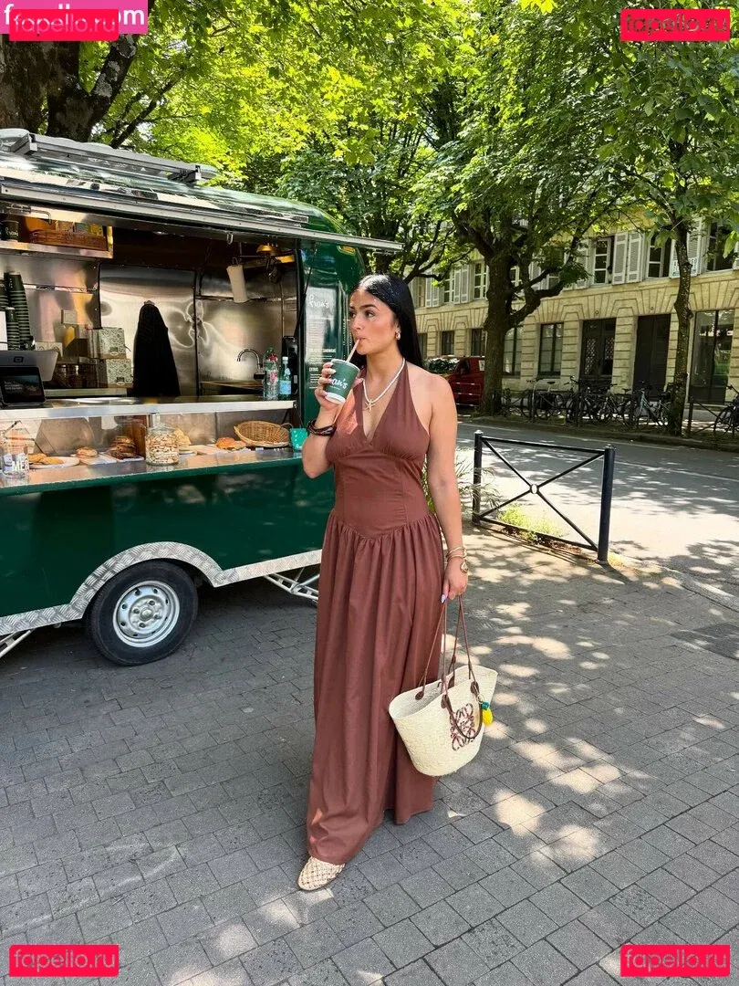 Lenna Vivas Onlyfans Photo Gallery 