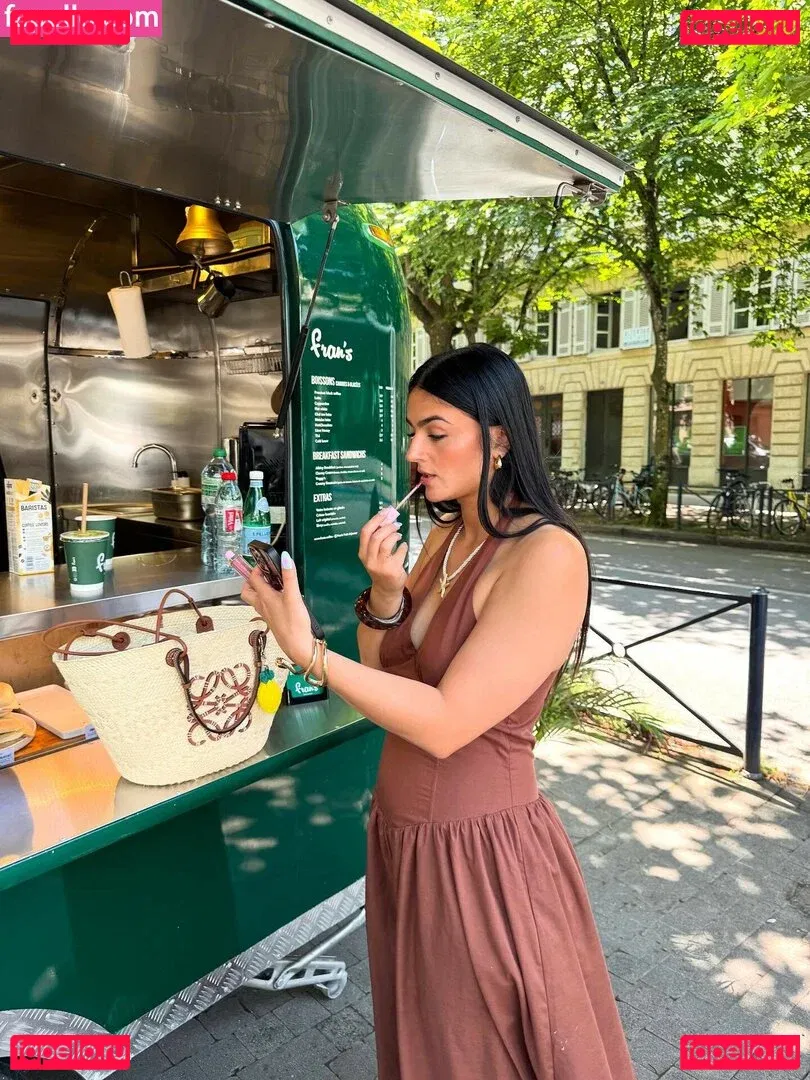 Lenna Vivas Onlyfans Photo Gallery 