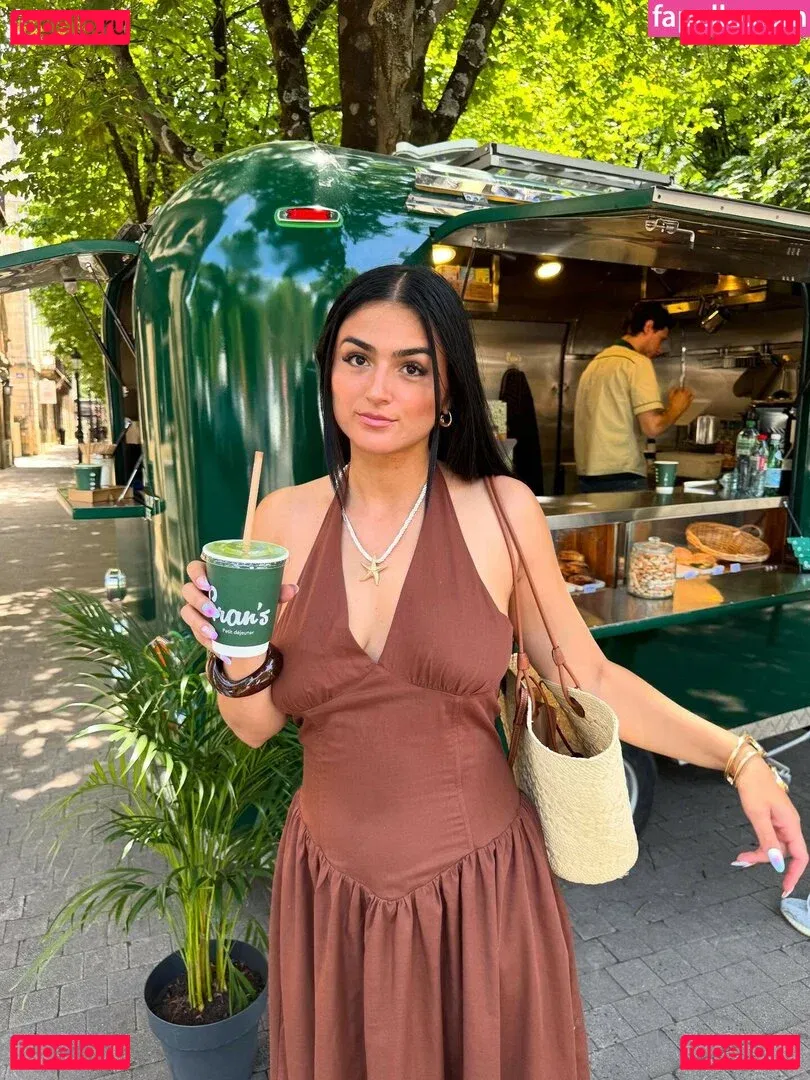 Lenna Vivas Onlyfans Photo Gallery 