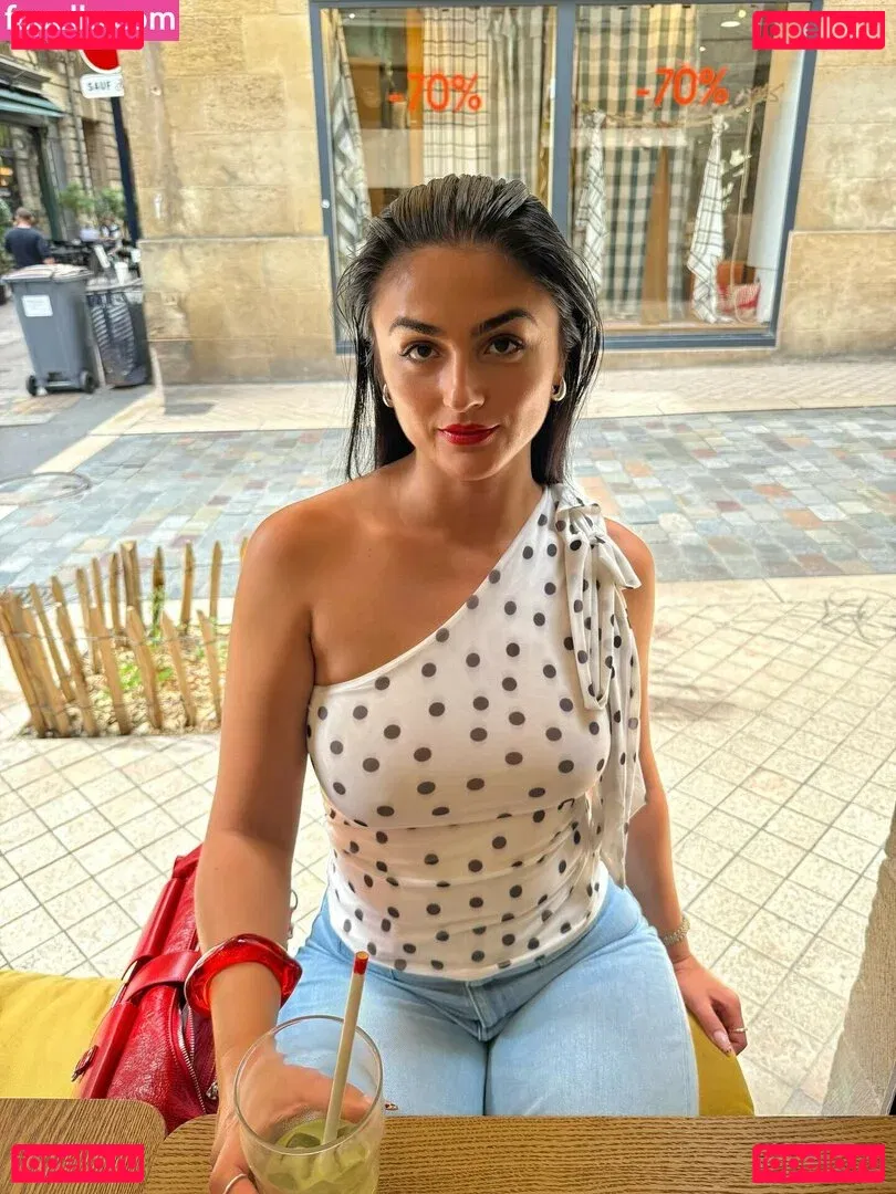 Lenna Vivas Onlyfans Photo Gallery 