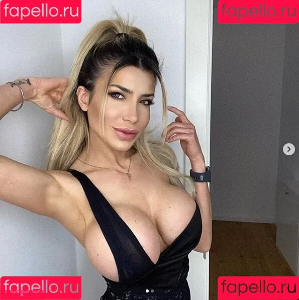 Amalia Yildirim Onlyfans Photo Gallery 