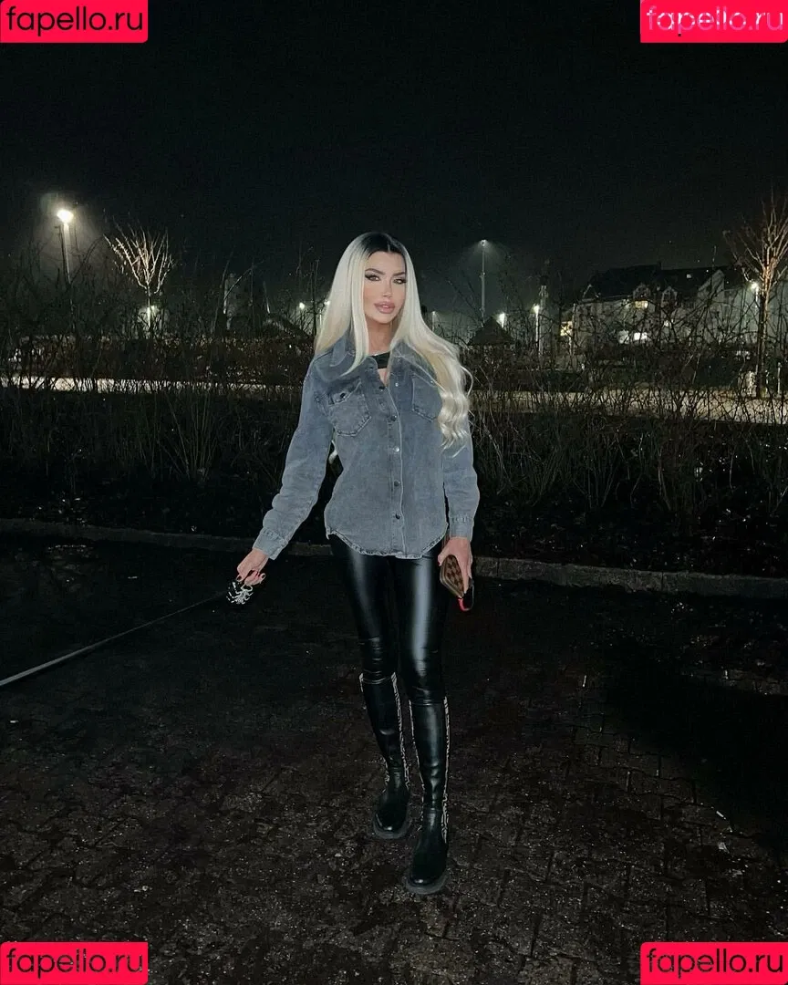 Amalia Yildirim Onlyfans Photo Gallery 