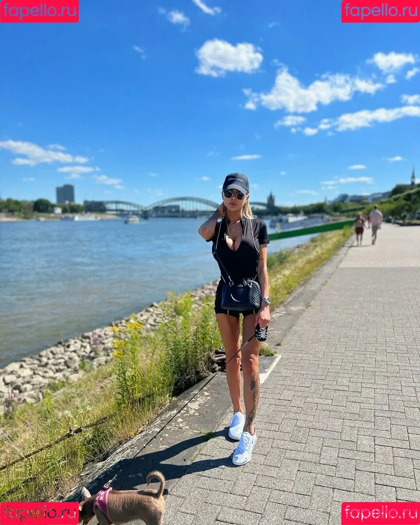 Amalia Yildirim Onlyfans Photo Gallery 