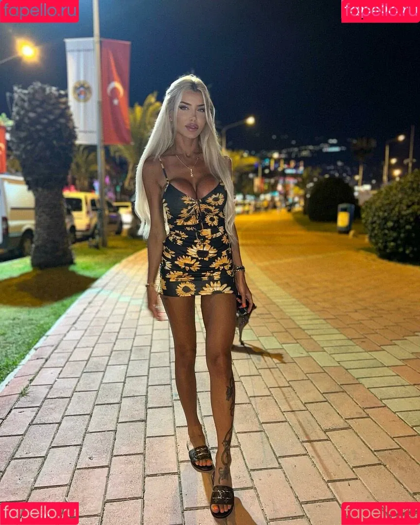 Amalia Yildirim Onlyfans Photo Gallery 