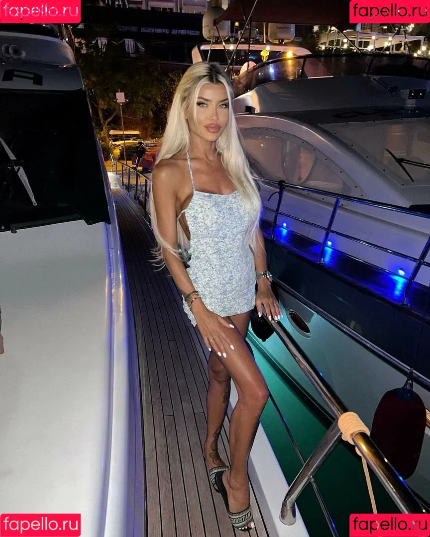Amalia Yildirim Onlyfans Photo Gallery 