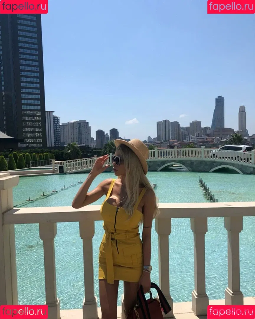 Amalia Yildirim Onlyfans Photo Gallery 