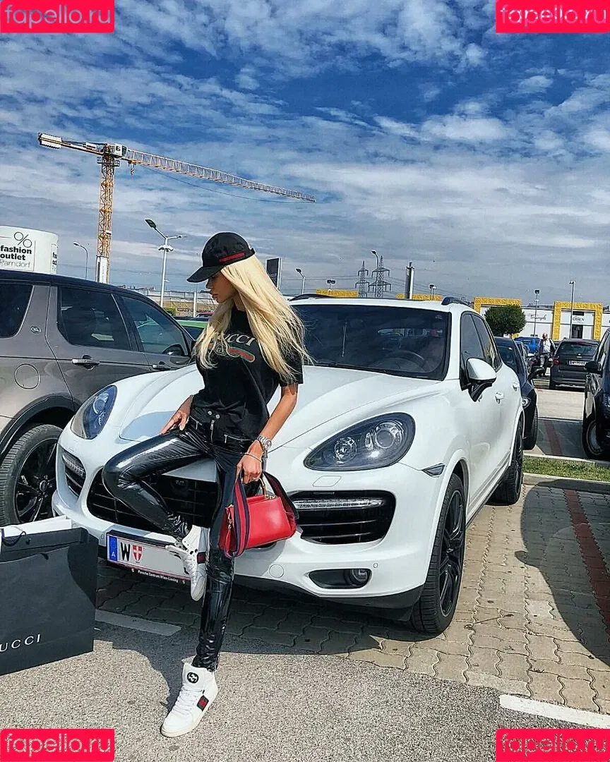 Amalia Yildirim Onlyfans Photo Gallery 