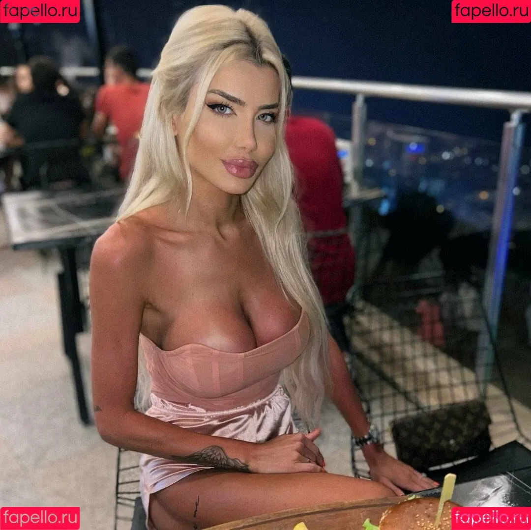 Amalia Yildirim Onlyfans Photo Gallery 
