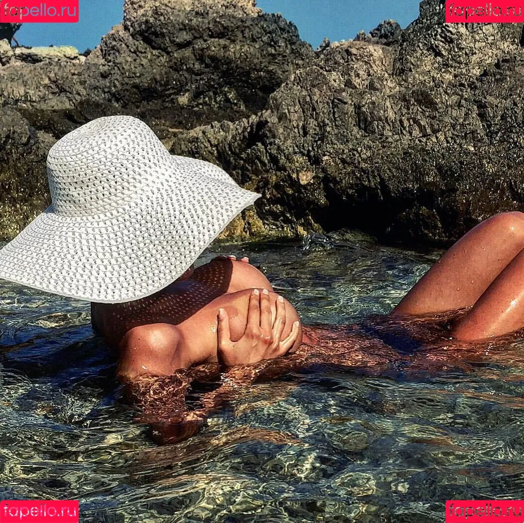 Amalia Yildirim Onlyfans Photo Gallery 