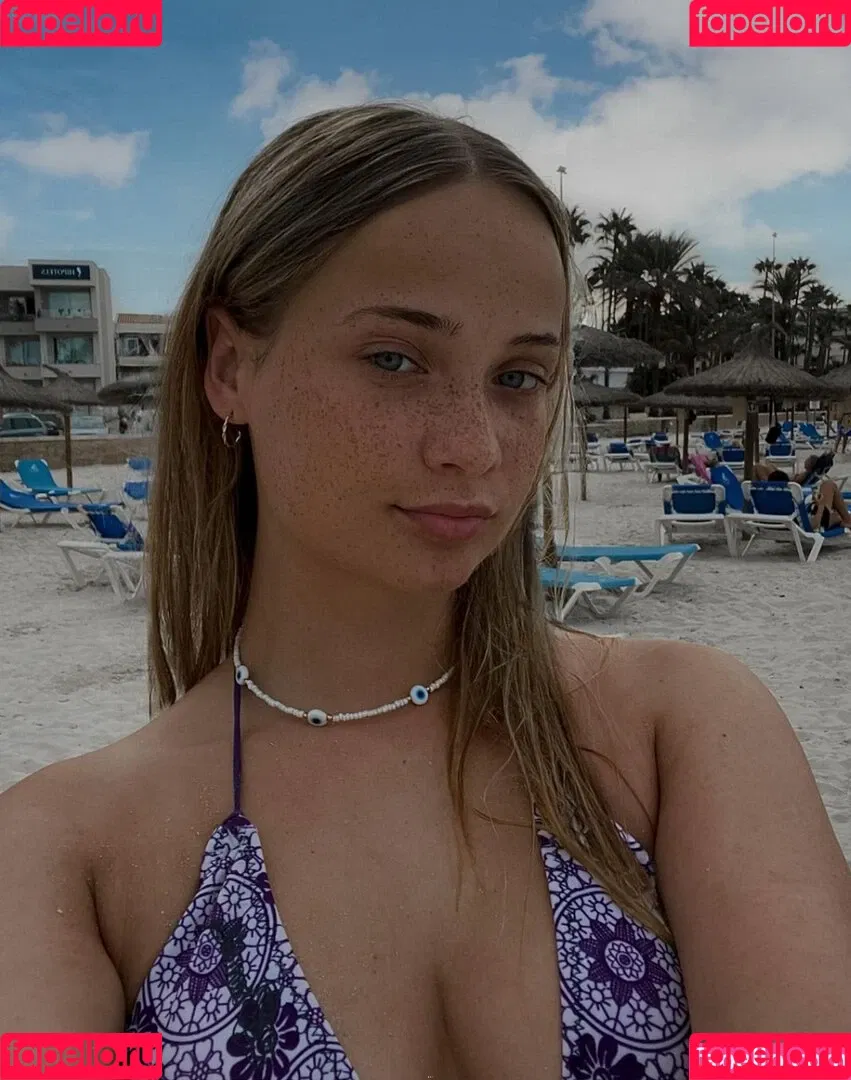 Emily Marie Neumann Onlyfans Photo Gallery 