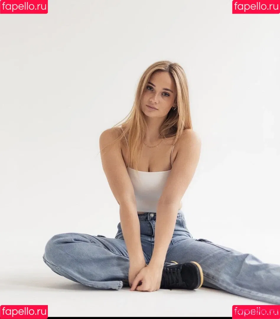 Emily Marie Neumann Onlyfans Photo Gallery 