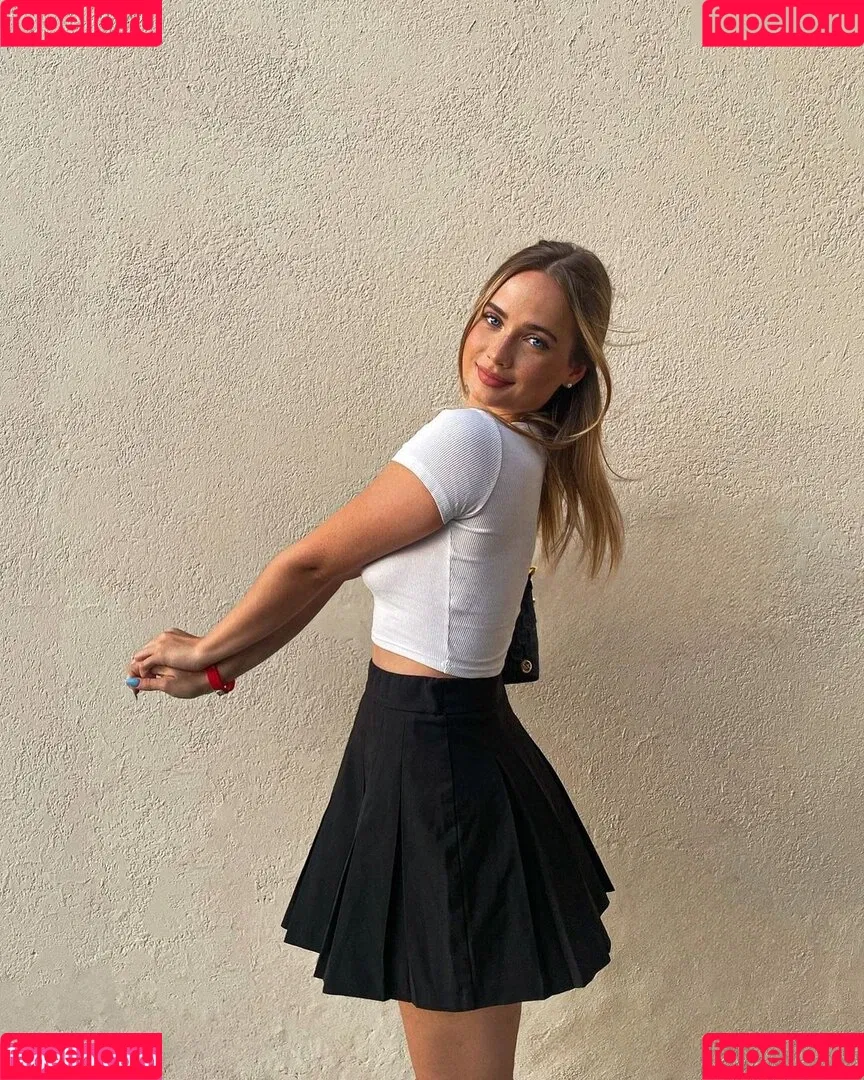 Emily Marie Neumann Onlyfans Photo Gallery 