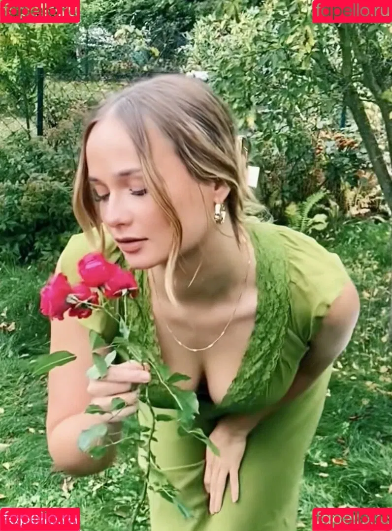 Emily Marie Neumann Onlyfans Photo Gallery 
