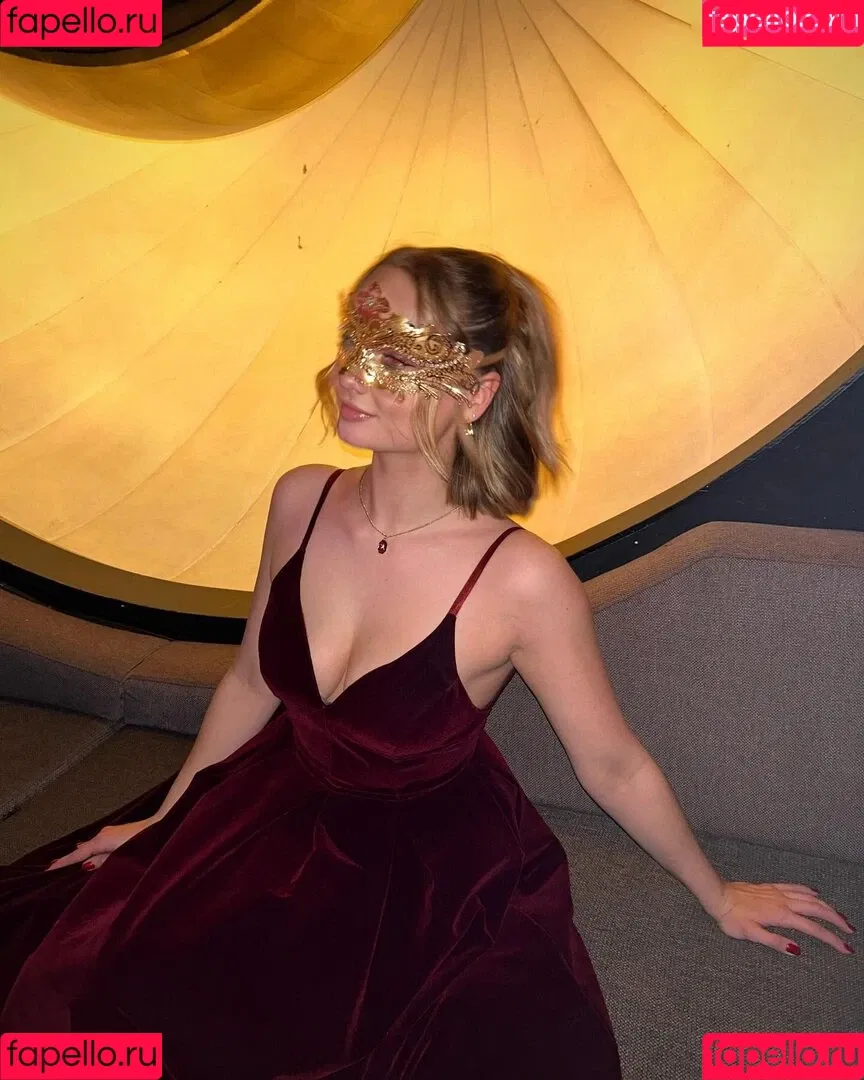 Emily Marie Neumann Onlyfans Photo Gallery 