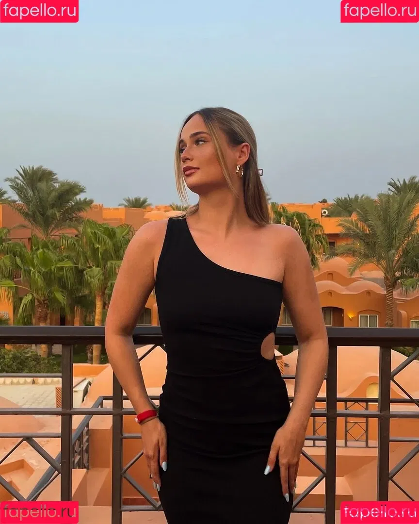Emily Marie Neumann Onlyfans Photo Gallery 
