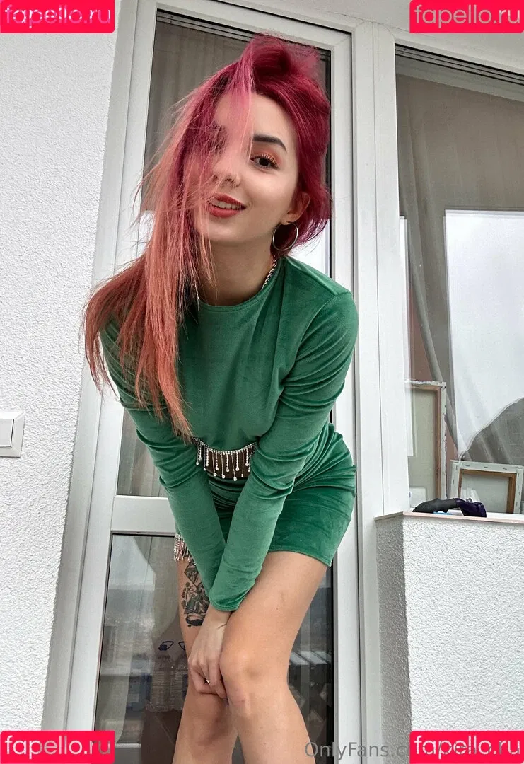 kira_cha Onlyfans Photo Gallery 