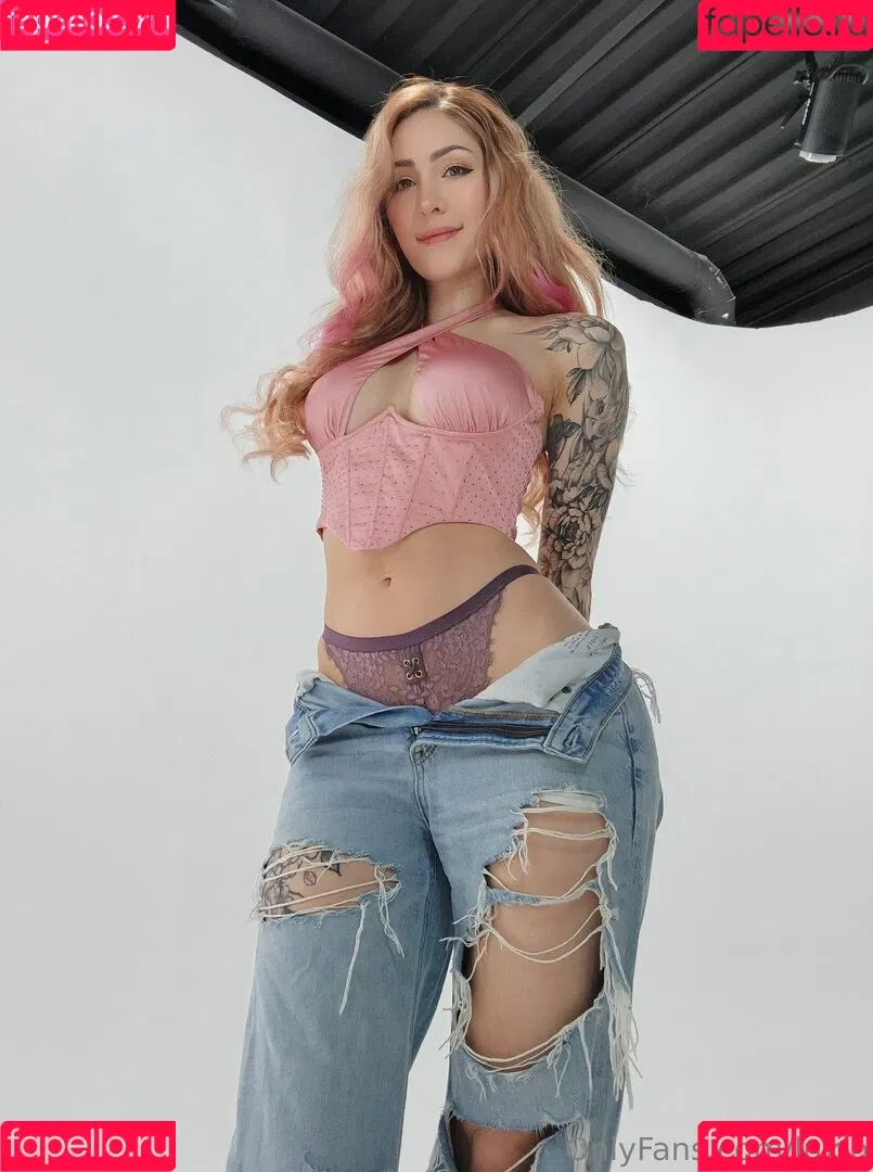 Luxlo Cosplay Onlyfans Photo Gallery 