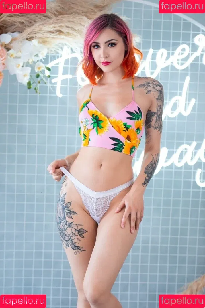Luxlo Cosplay Onlyfans Photo Gallery 