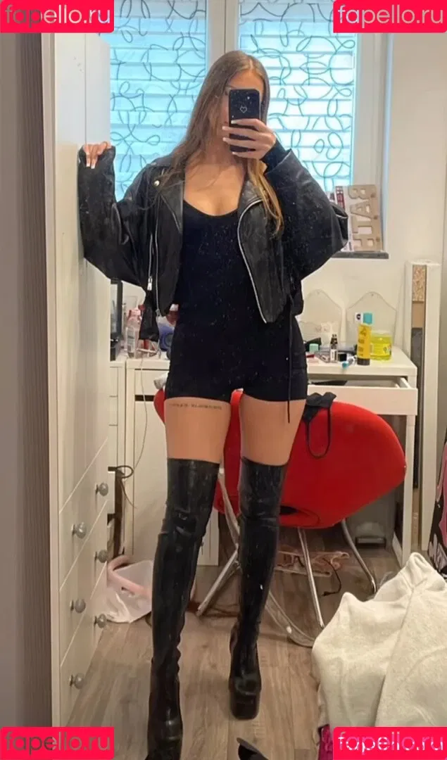 Larissaxra Onlyfans Photo Gallery 