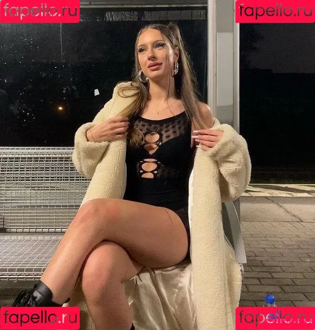 Larissaxra Onlyfans Photo Gallery 