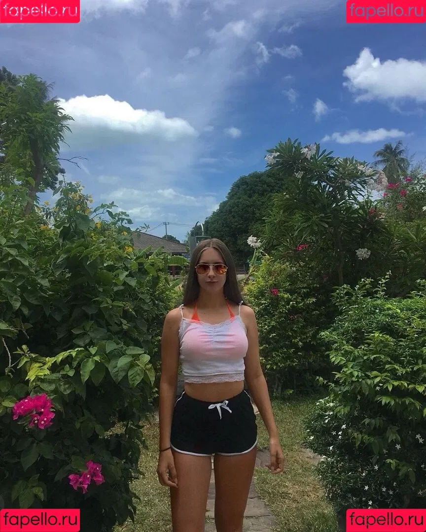 Larissaxra Onlyfans Photo Gallery 