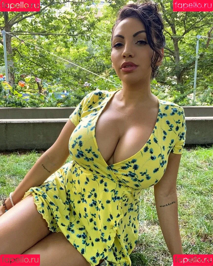 Crueltyfreecurves Onlyfans Photo Gallery 