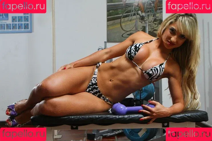 Virgula Girl Onlyfans Photo Gallery 