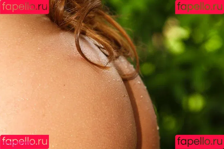 Virgula Girl Onlyfans Photo Gallery 