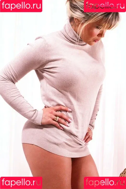 Virgula Girl Onlyfans Photo Gallery 