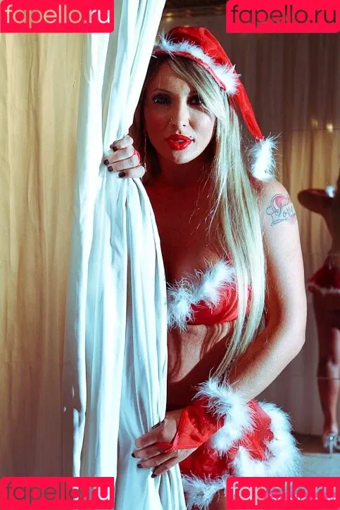 Virgula Girl Onlyfans Photo Gallery 