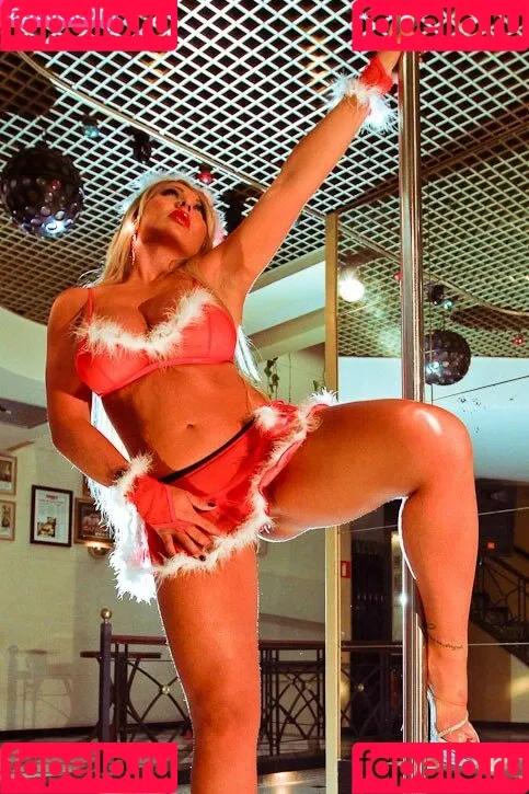 Virgula Girl Onlyfans Photo Gallery 