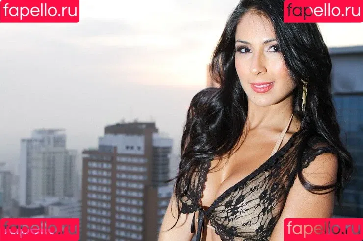 Virgula Girl Onlyfans Photo Gallery 