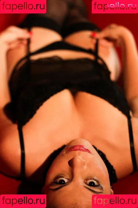 Virgula Girl Onlyfans Photo Gallery 