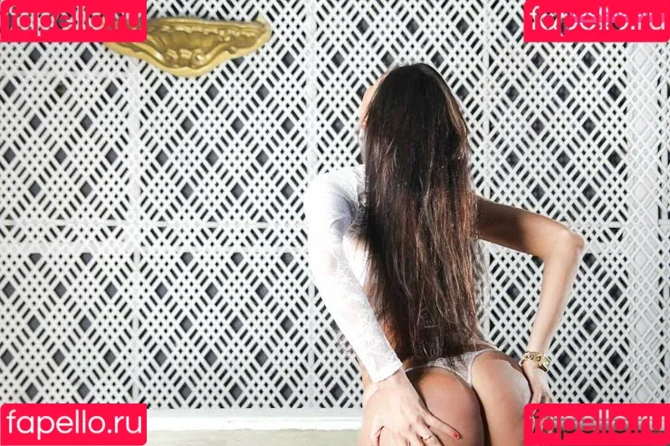 Virgula Girl Onlyfans Photo Gallery 